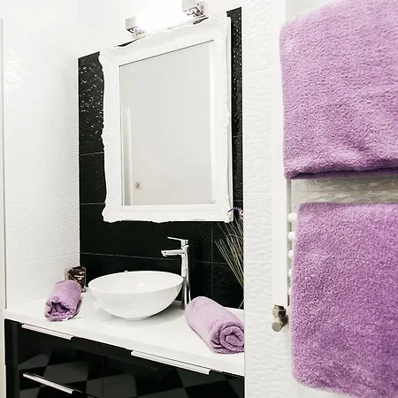 Parliment Luxury Apartament