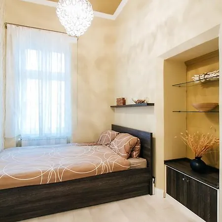 Parliment Luxury Apartament *