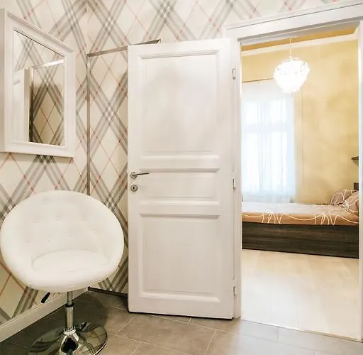 Parliment Luxury Apartament
